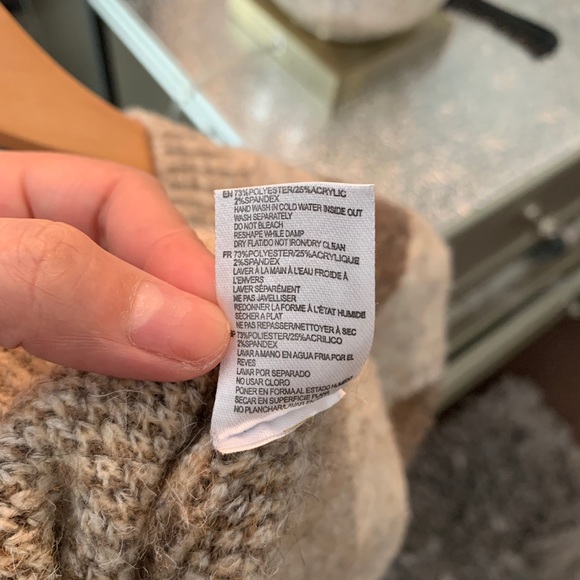 Moth sweater - Picture 7 of 7